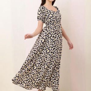Chic Daisy Print Maxi Dress