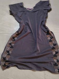 Elegant Grey Kurta with Floral Embroidery