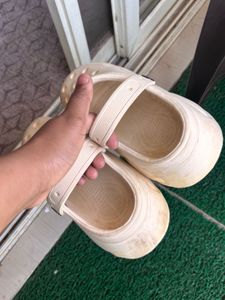 Comfortable white Clogs