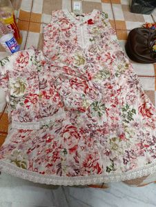 new with tag Beautiful Floral Kurta Set
