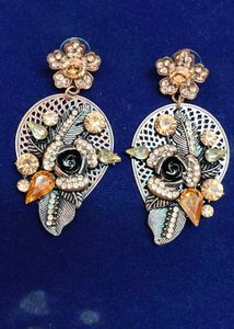 Exquisite Floral Dangle Earrings