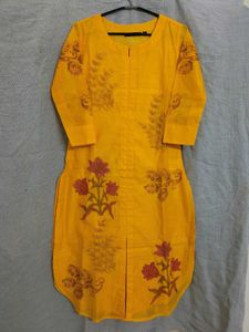 A Pretty Kurta With Floral Print
