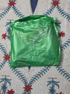 Free Delovery : Bright Green Raincoat size 51cm