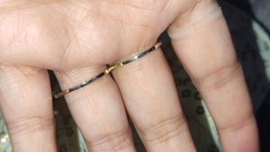 Attached Flower Leaf Design Ring