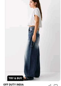 Off duty baggy carpenter jeans