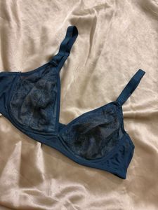 Elegant Lace Detail Bra