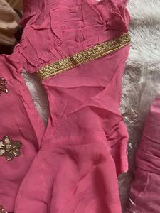 my bridal suit ye bohot heavy hai mujhpe wear nhi