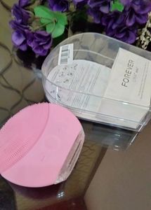FOREVER LINA mini Facial Cleansing Device