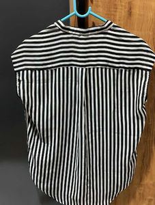 Chic Black &amp; White Striped Blouse
