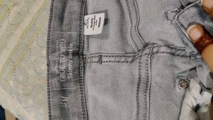 Light Wash High-Waisted Jeans