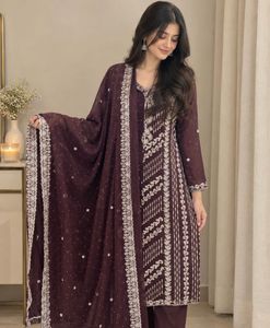 Beautiful Embroidered Kurta Set