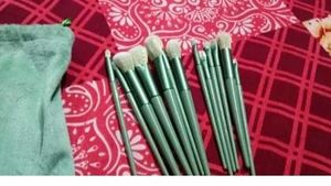Fix Makeup Brush Set with Pouch