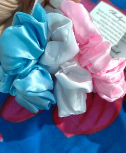 "Rshe Collection Premium Scrunchies Set (3 Pieces)