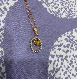 Elegant Teardrop Pendant Necklace