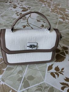 Chic White & Tan Handbag