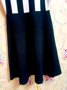 🇳🇿💫🎀Chic Black &amp; White Striped Fit &amp; Flare
