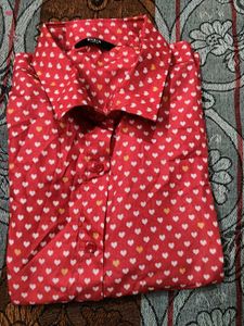 Chic Red Heart Print shirt