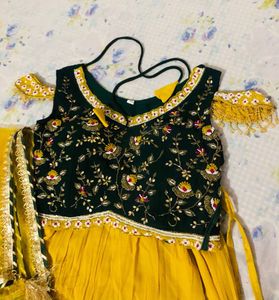 Women’s Ethnic Dress(mehndi Haldi Edition)