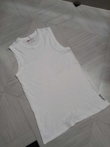 Levi vest