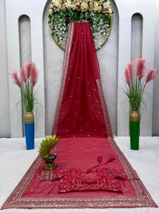 Beautiful Silk Saree with Blouse Combo Offer