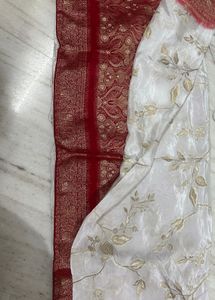 Elegant White Saree with Gold Leaf Motifs