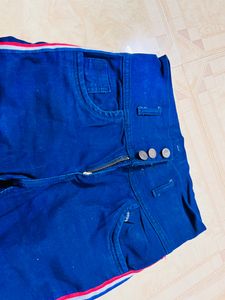Strip Jeans