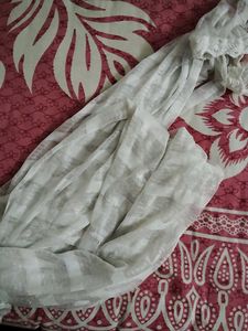 Elegant White Dupatta with Lace Trim