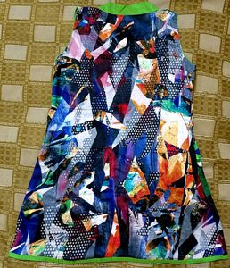 Vibrant Abstract Print Sleeveless Kurta