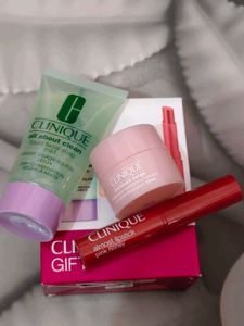 Clinique Skincare Gift Set