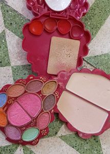 NYN Makeup Kit