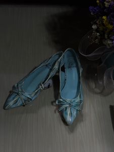 Elegant Blue Slingback Heels