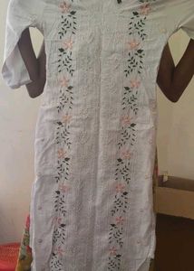 Embroidered White Cotton Kurta