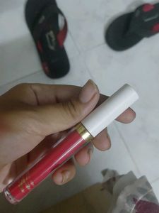Vibrant Pink Liquid Lipstick