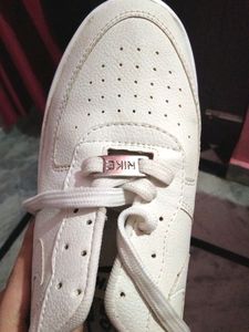 Nike White Shoes Uk7 #male Ur Offer