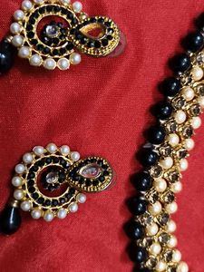 Elegant Black &amp; Pearl Beaded Necklace with 2 pair