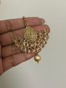 Elegant Kundan Maang Tikka
