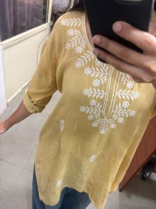 Chic Casual Yellow Kurti with Delicate White Threa