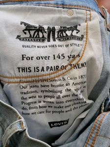 Classic Levi's 513 slim straight fit