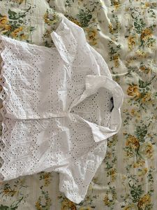 Chic White Broderie Anglaise Crop Top