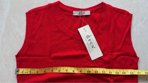 Chic Red Sleeveless Winter Knit Top