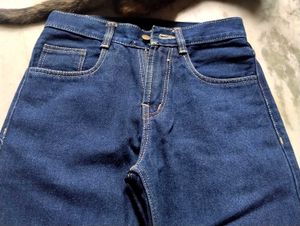 COMBO Dark Blue Jeans and white shirt.