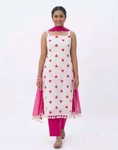 Sleeveless Kurta Set with Pink Hearts