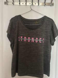 Graphic Print "Stronger" T-Shirt
