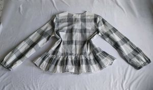 Cute Zara Gingham Ruffle Top🎀✨️