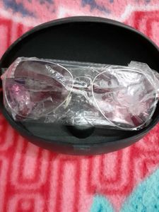 Stylish Aviator Sunglasses with Pink Lenses