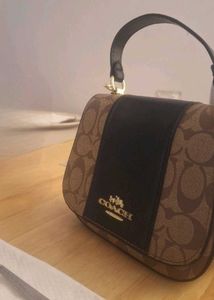Coach slingbag / handbag With removable Sling