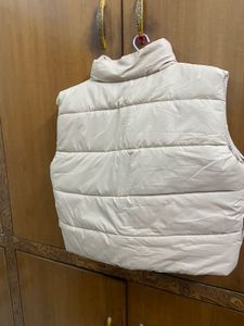 Cream  buffer half jacket