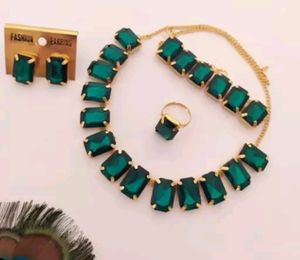 Beautiful Necklace Set With Bracelet