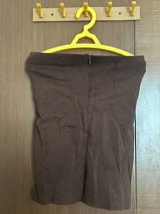 Strechable Brown With Zip And Slit At The Back Sk