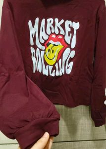 Maroon Graphic Print Cropped Sweatshirt